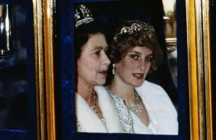 La regina Elisabetta e Diana insieme negli anni Ottanta