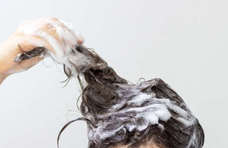 Shampoo sui capelli