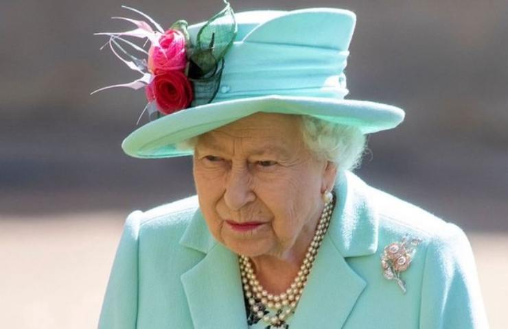 Una immagine della regina