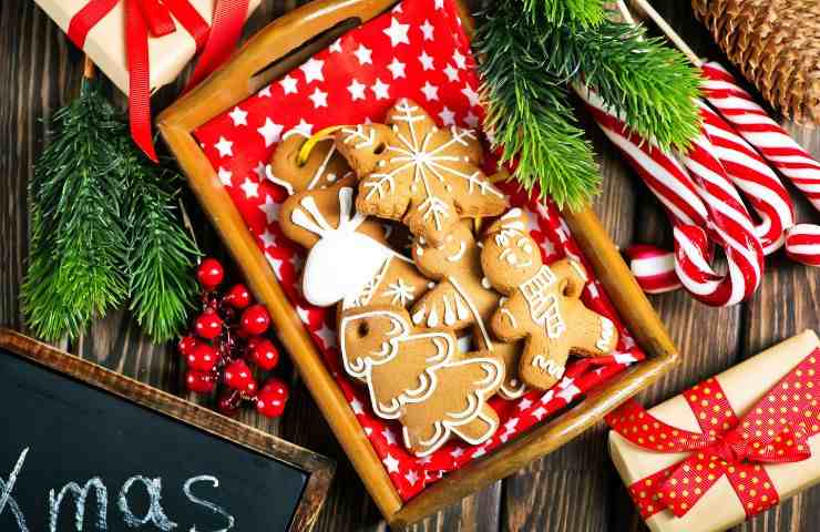 preparazione biscotti Natale