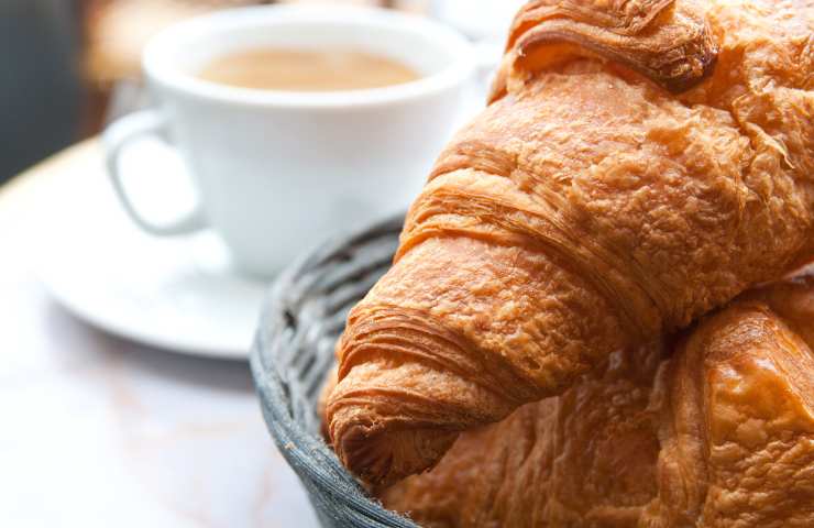 Dei cornetti ed un cappuccino