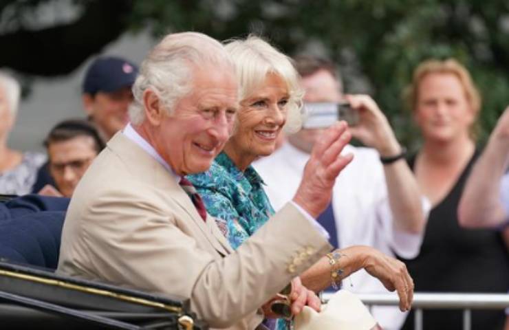 I due reali inglesi nel corso di una uscita in pubblico