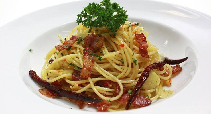 Pasta con pancetta e castagne