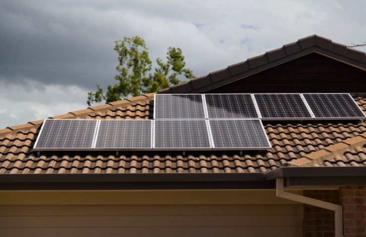Un apparato fotovoltaico installato su un tetto