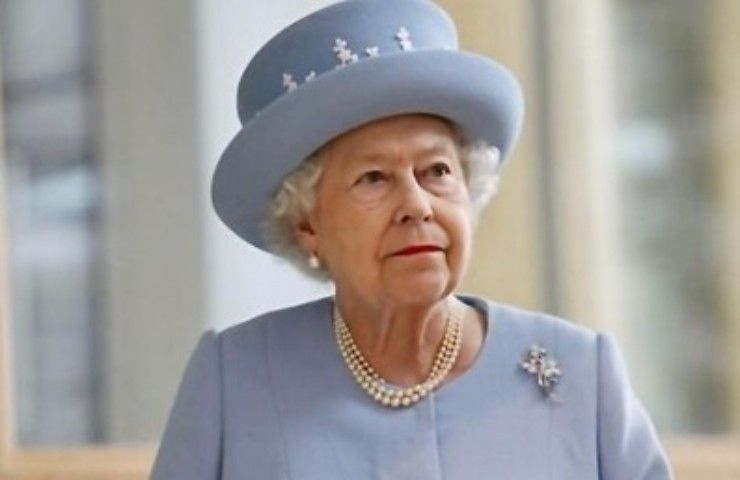 Una foto della regina di quando era ancora in vita