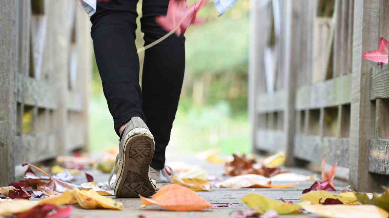 come e quanto camminare benefici settimana frequenza