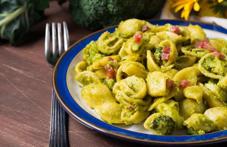 pasta broccoli salsiccia