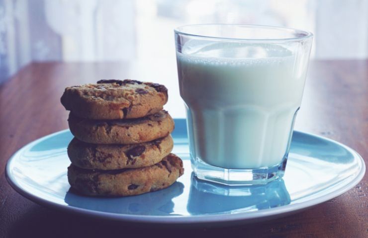 latte e biscotti