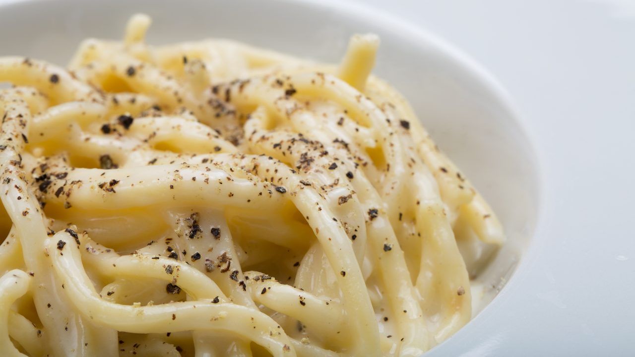 come preparare pasta cacio e pepe