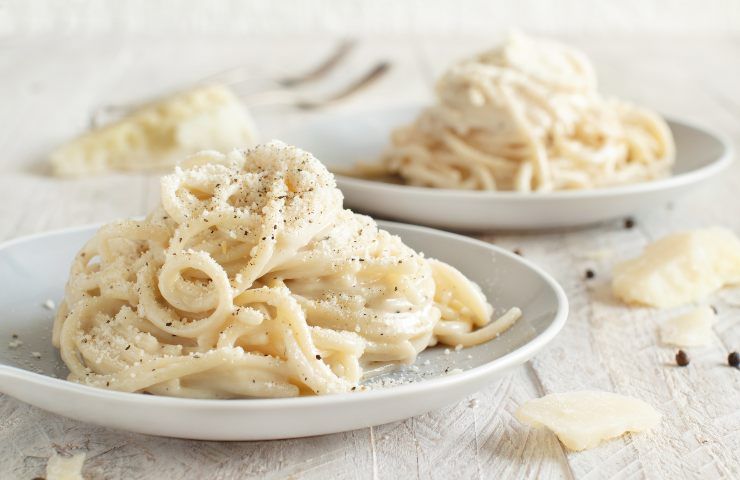 crema pasta cacio e pepe