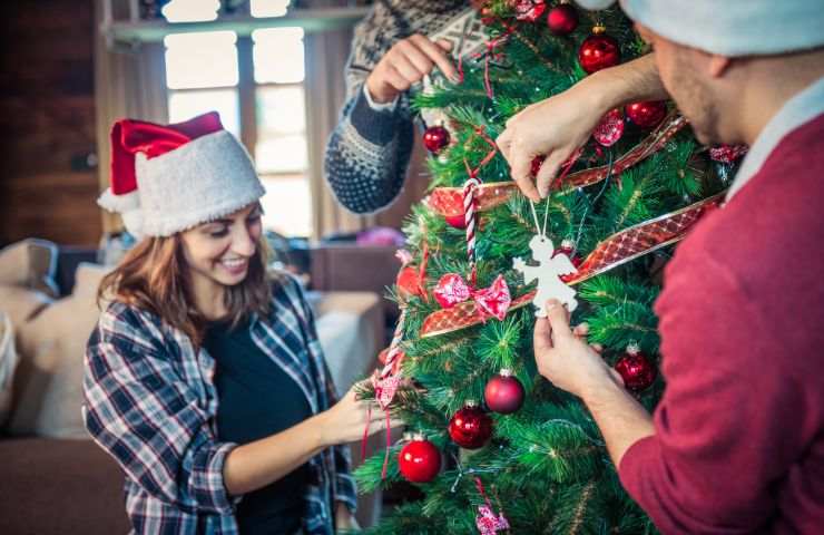 addobbare albero di natale