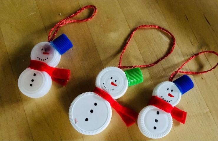 decorazioni Natale tappi plastica