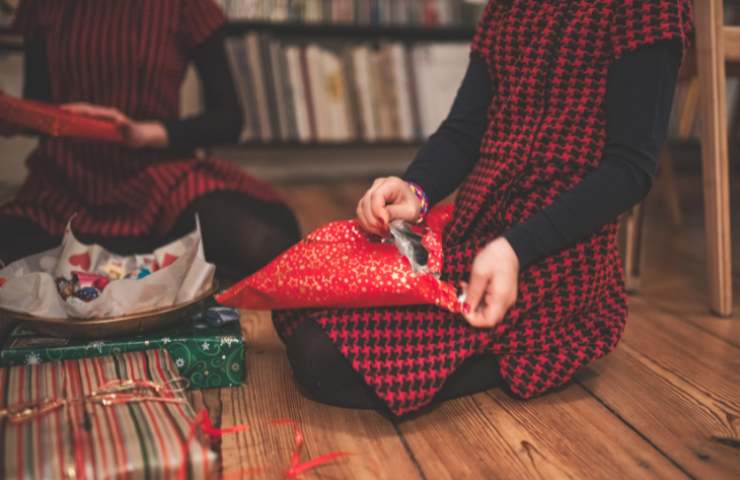 Della carta regalo appena tolta