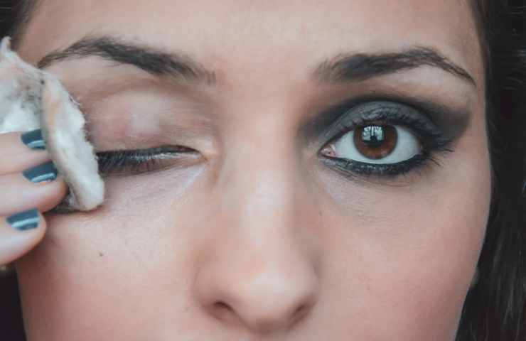 togliere make-up