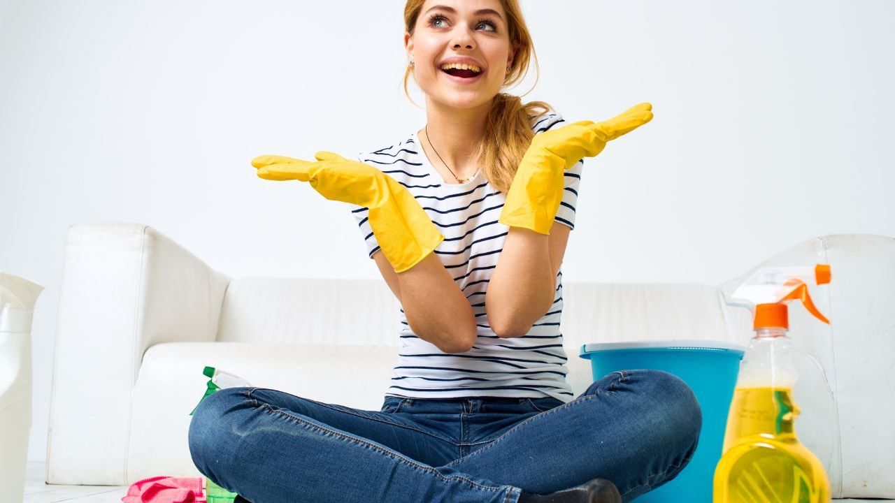 pulire piastrelle casa