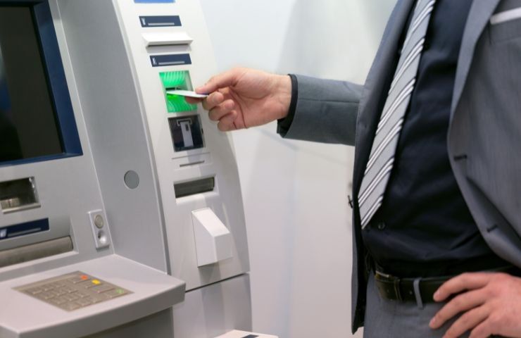 carta bancomat trattenuta ATM