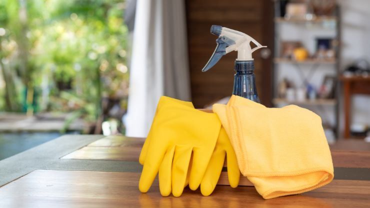 pulire casa con limone