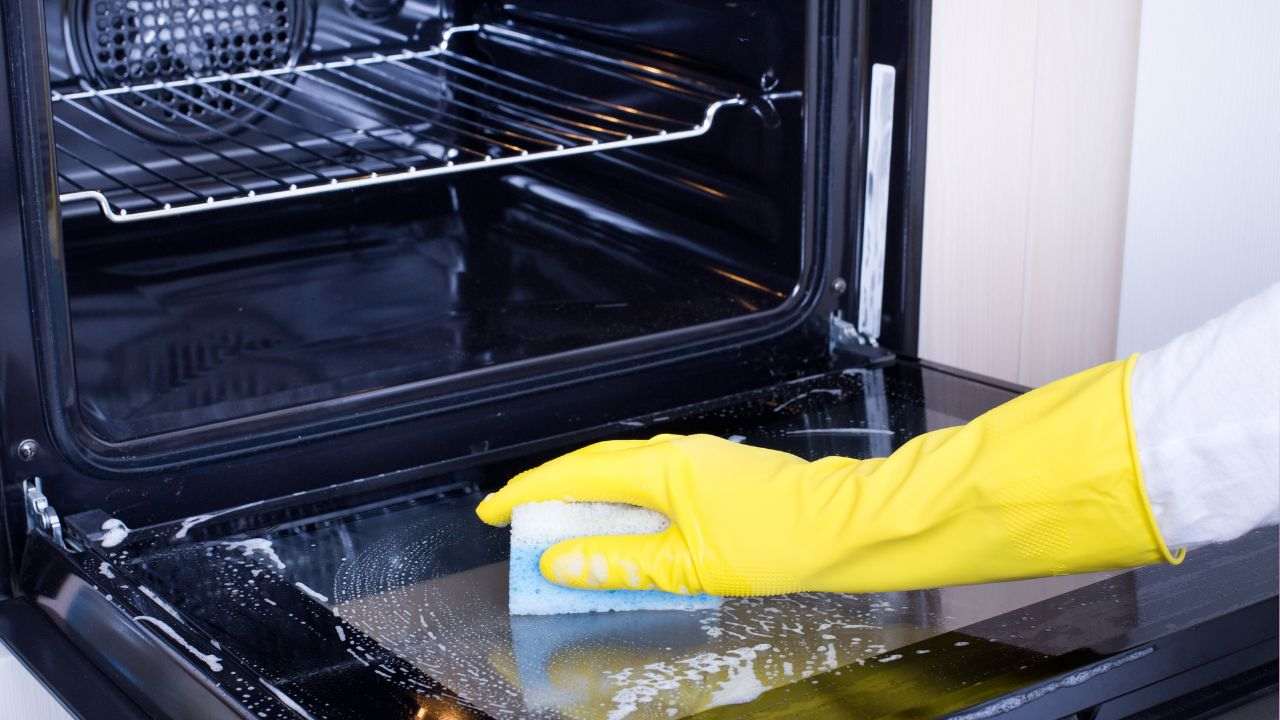 pulire forno trucco