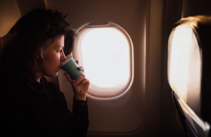 consumare caffè in volo