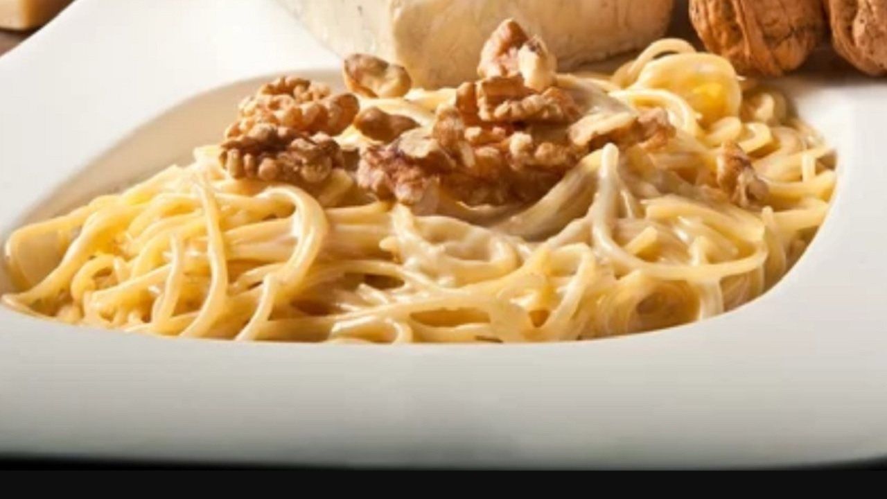 Spaghetti con le noci e ingrediente segreto