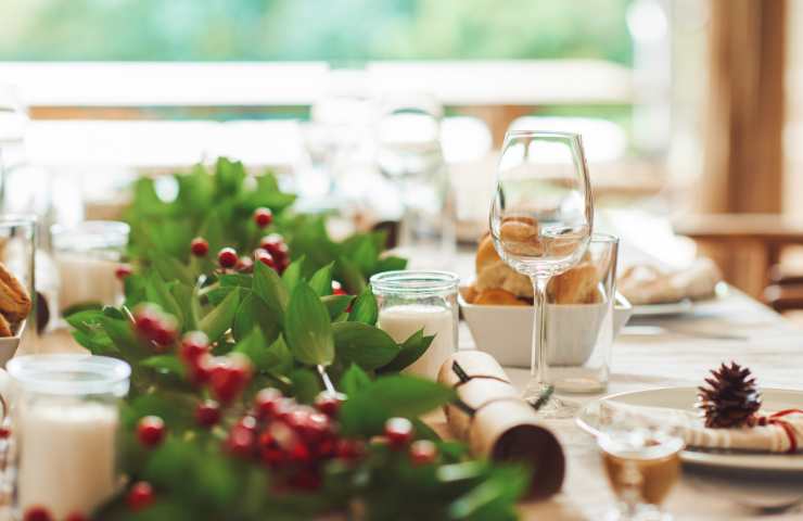 Una tavola preparata per un pranzo di Natale (Foto Canva - Ricettasprint.it 26122022)