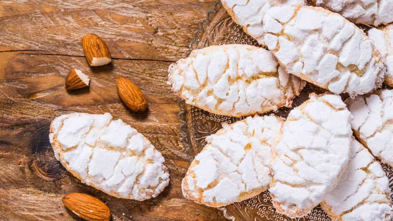 ricciarelli di siena ricetta