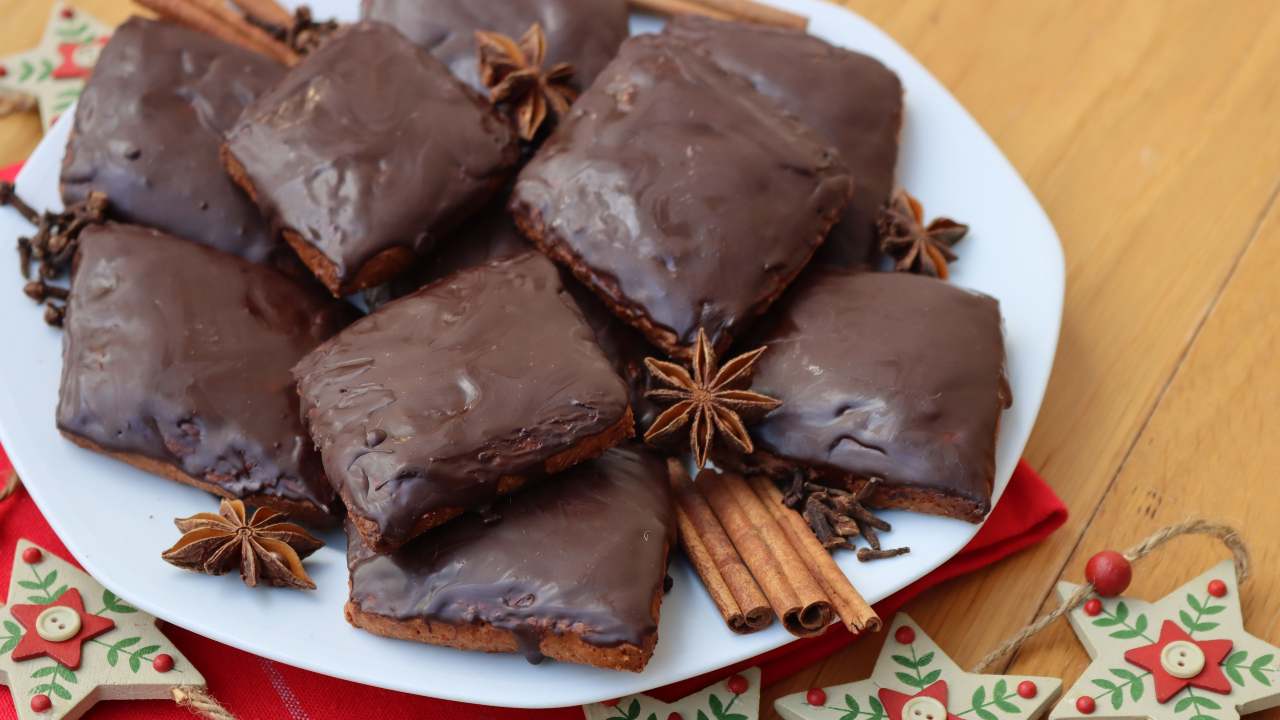 mostaccioli napoletani ricetta