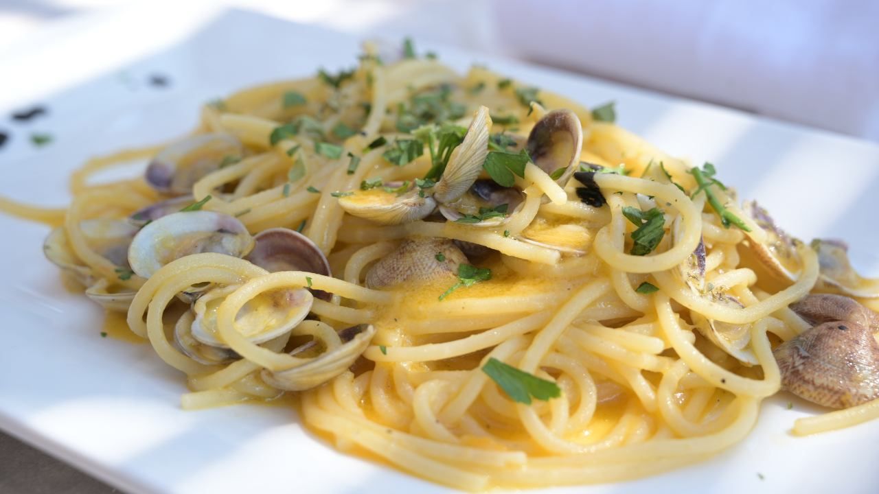 speghetti alle vongole cremosi