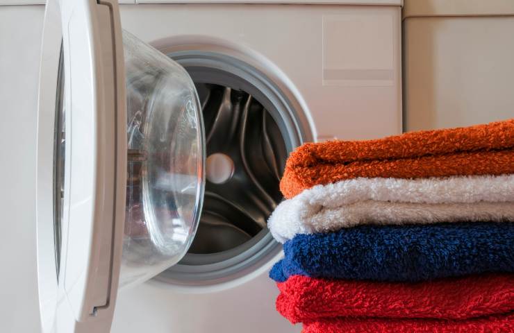 Asciugamano vecchio alleato pulizie casa