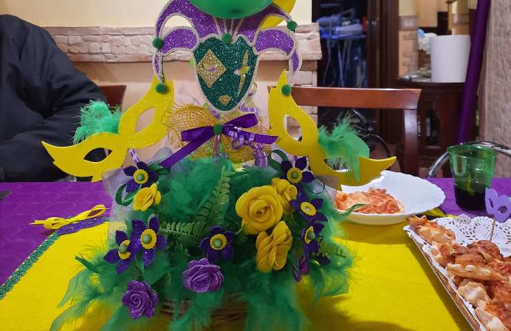 Decorare la casa per Carnevale  Addobbi di carnevale, Decorazioni carnevale,  Ghirlanda per tutto l'anno