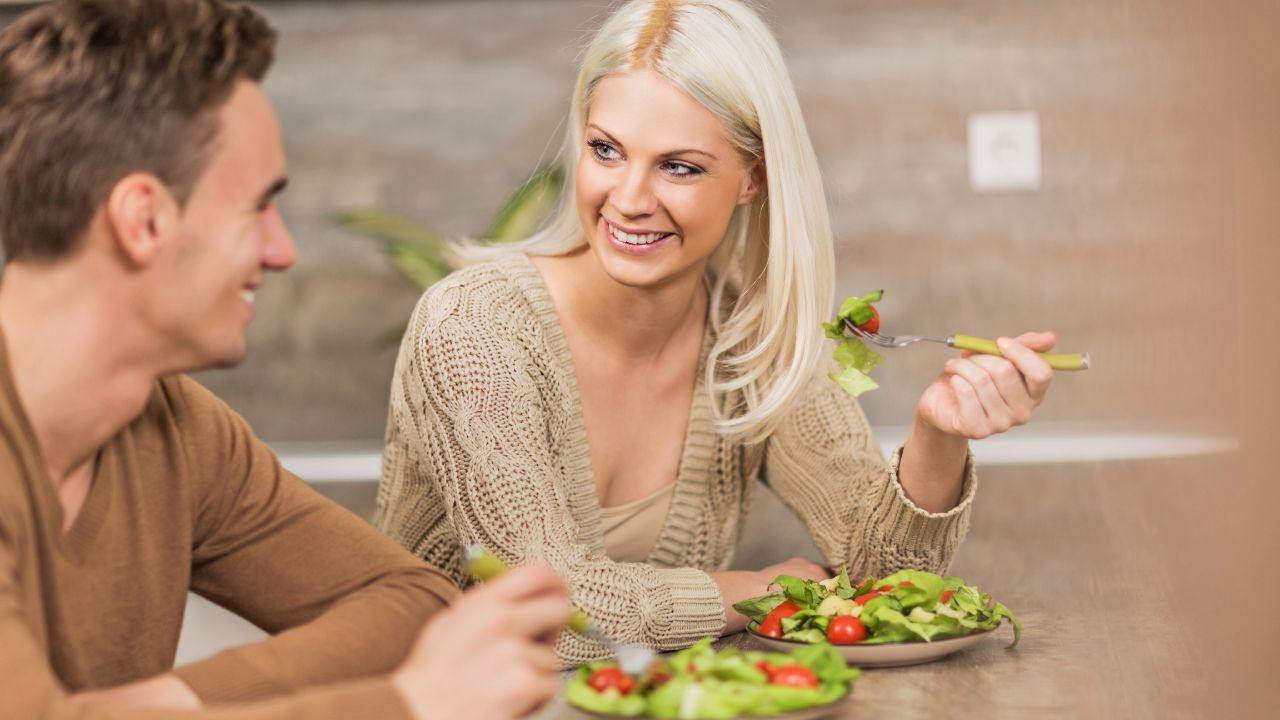 modo sbagliato mangiare insalata