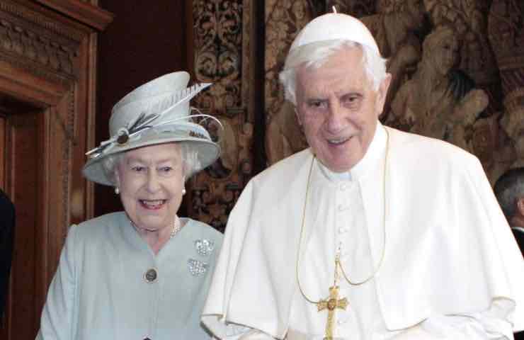 Famiglia reale assente al funerale del Papa 