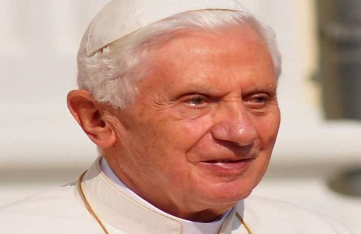 Royal family assente al funerale di Papa Benedetto