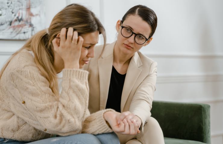 Una ragazza in preda alla depressione