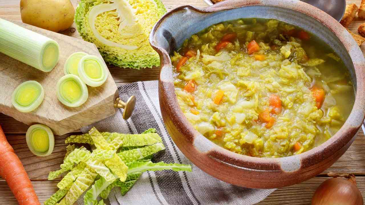 zuppa di verza ricetta facile e velocissima