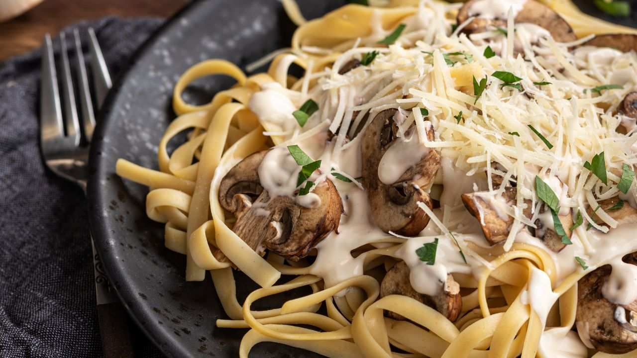 ricetta tagliatelle ai funghi porcini