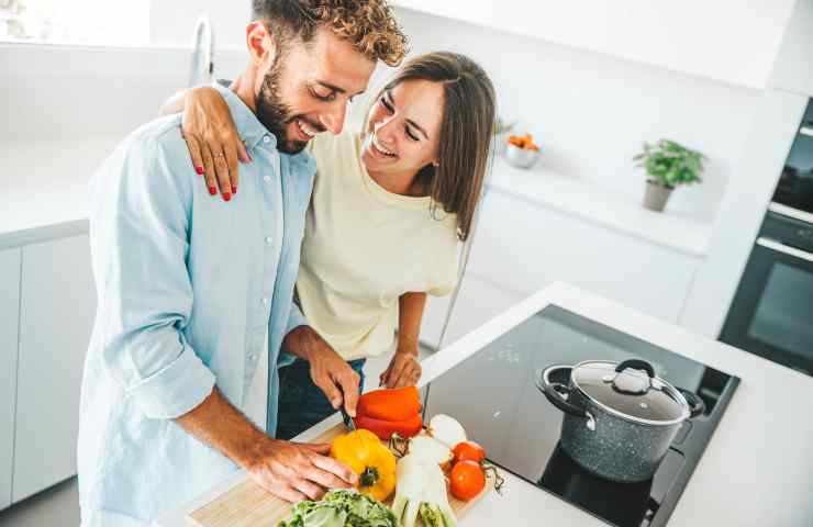 abitudini alimentari cucinare insieme coppia