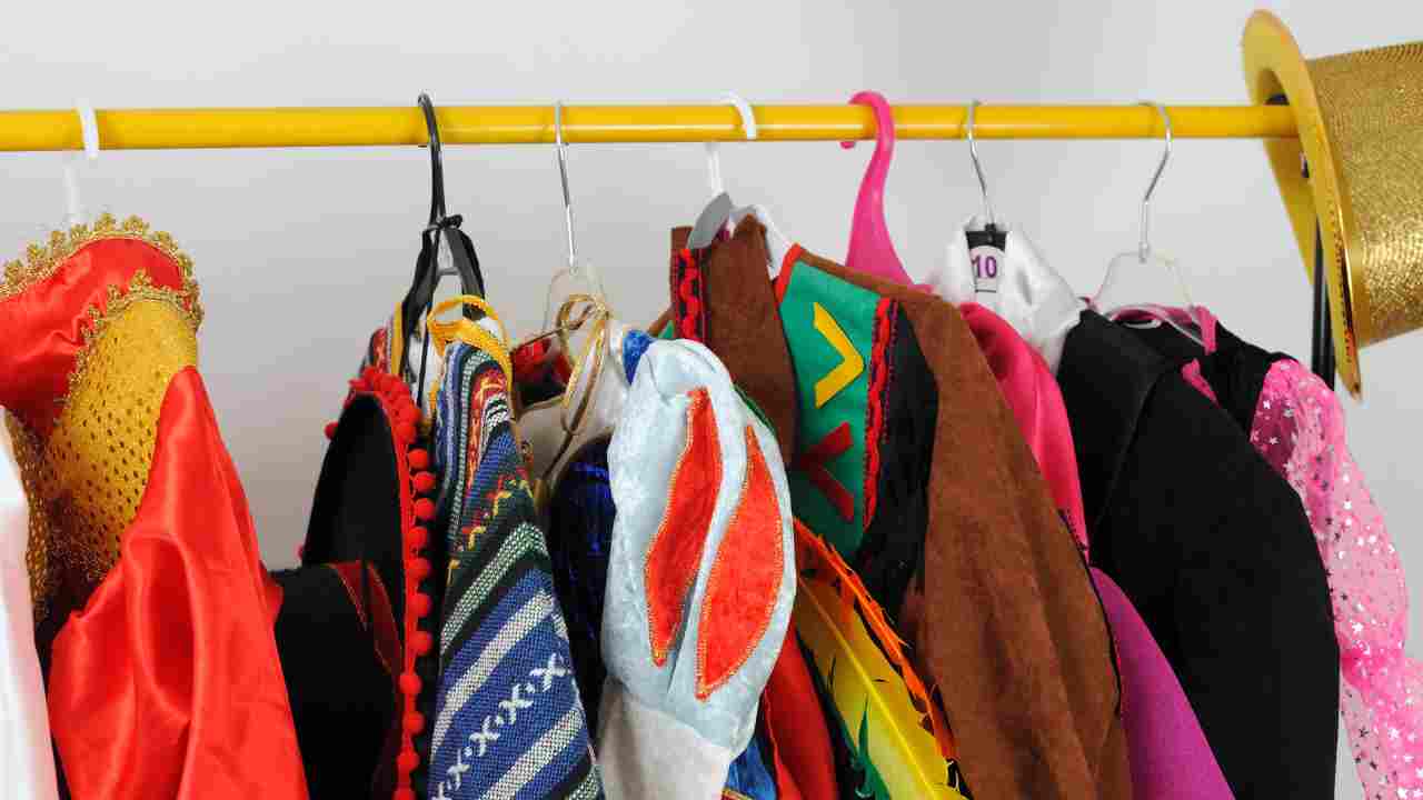 costumi di carnevale per adulti bambini donna originali quanto costa idee