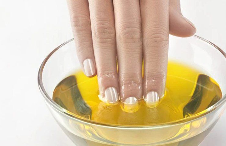 Impacchi mani screpolate olio evo 