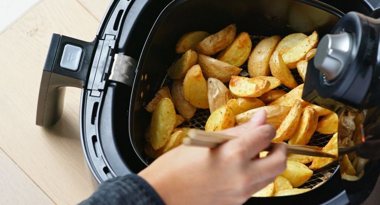 Patate in friggitrice ad aria ricetta