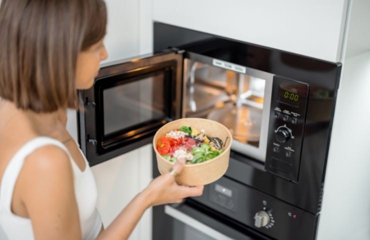 valori nutrizionali alimenti cotti forno microonde