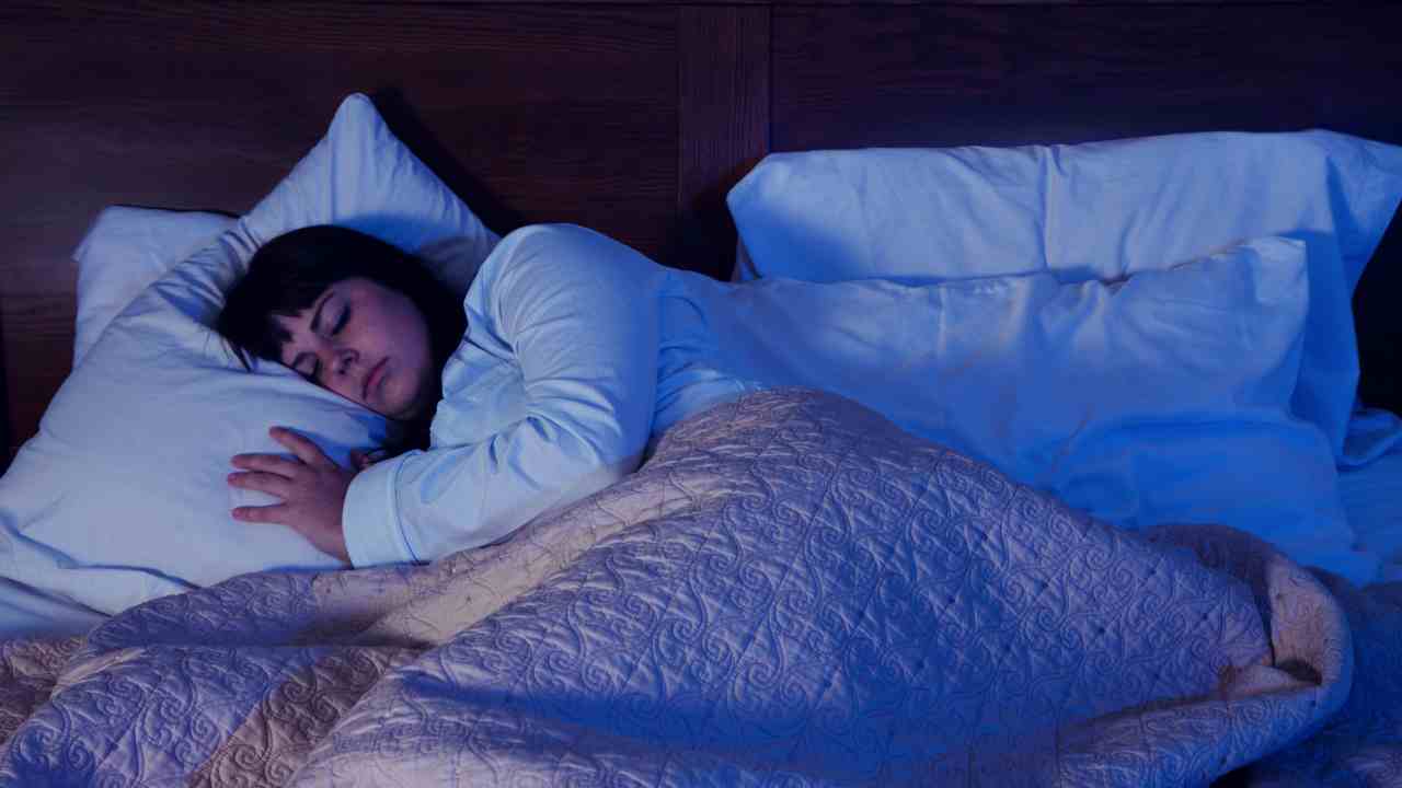 dormire in letti separati fa bene alla coppia rapporto motivi