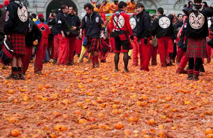 Una scena del Carnevale di Ivrea