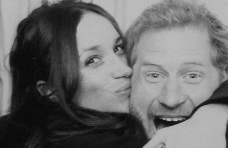 Uno scatto della Markle e di Harry