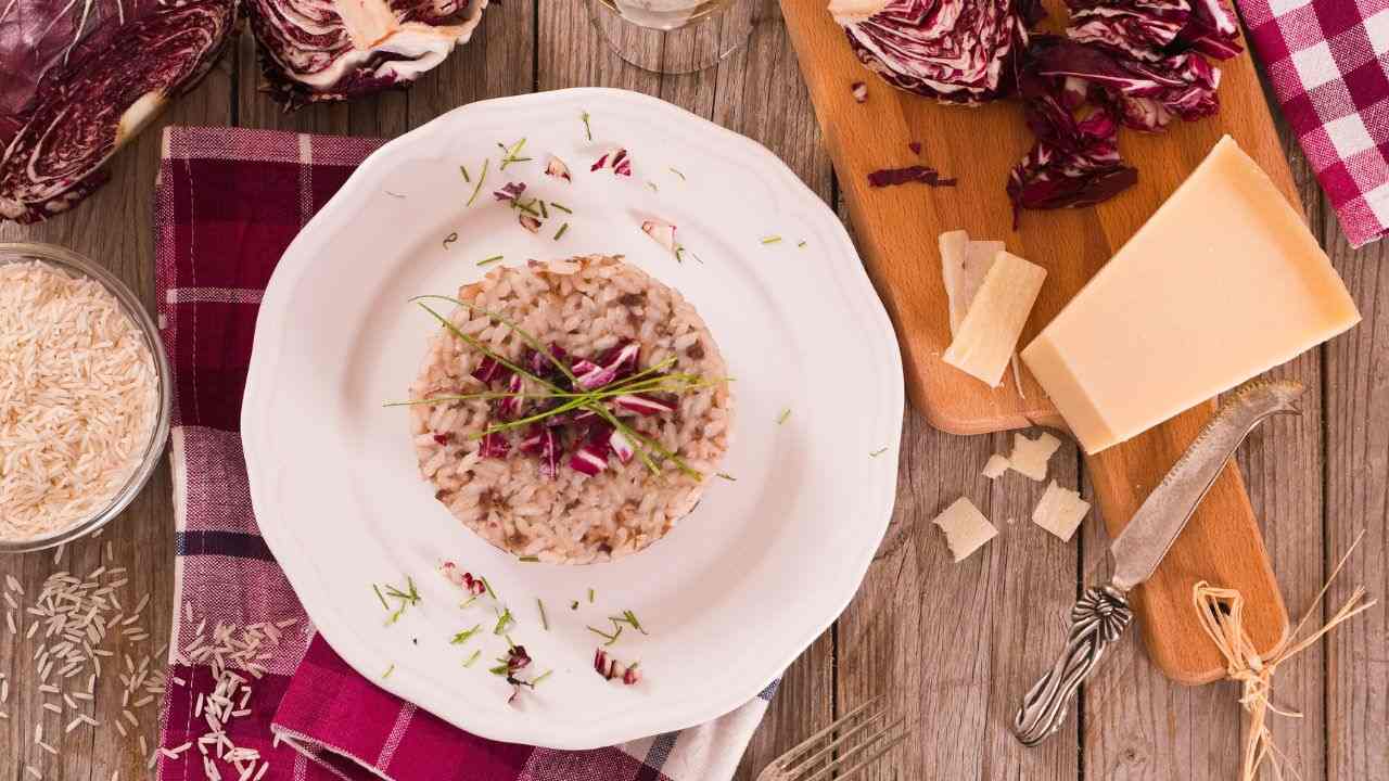 ricetta risotto radicchio e noci