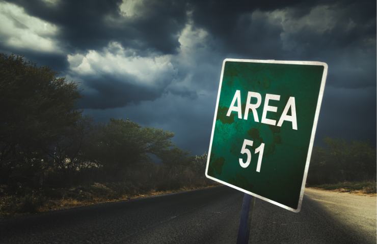 La scritta Area 51 su un cartello