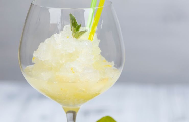 preparazione sorbetto limone classico