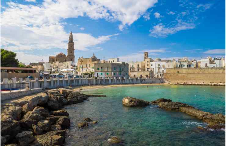 Vista dal mare di Monopoli