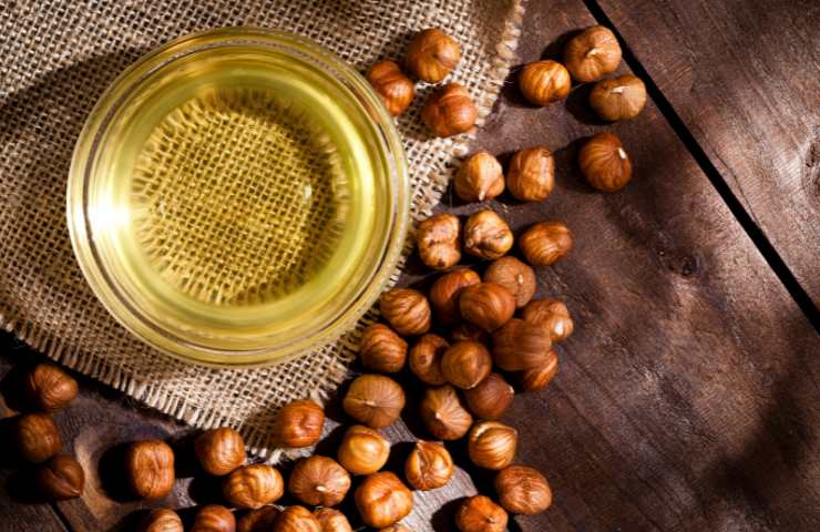 Benefici olio di nocciole