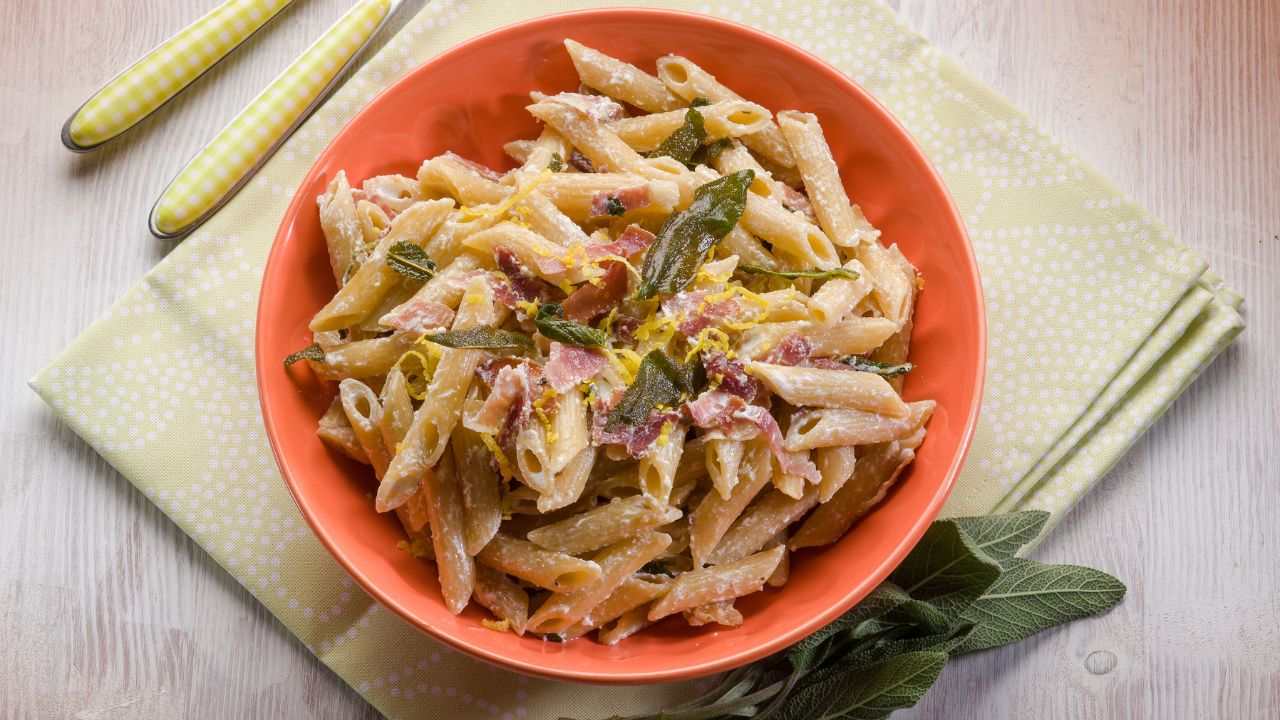 pasta ricotta speck